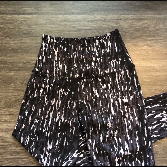 Beyond Yoga Leggings - Picture 2 of 5